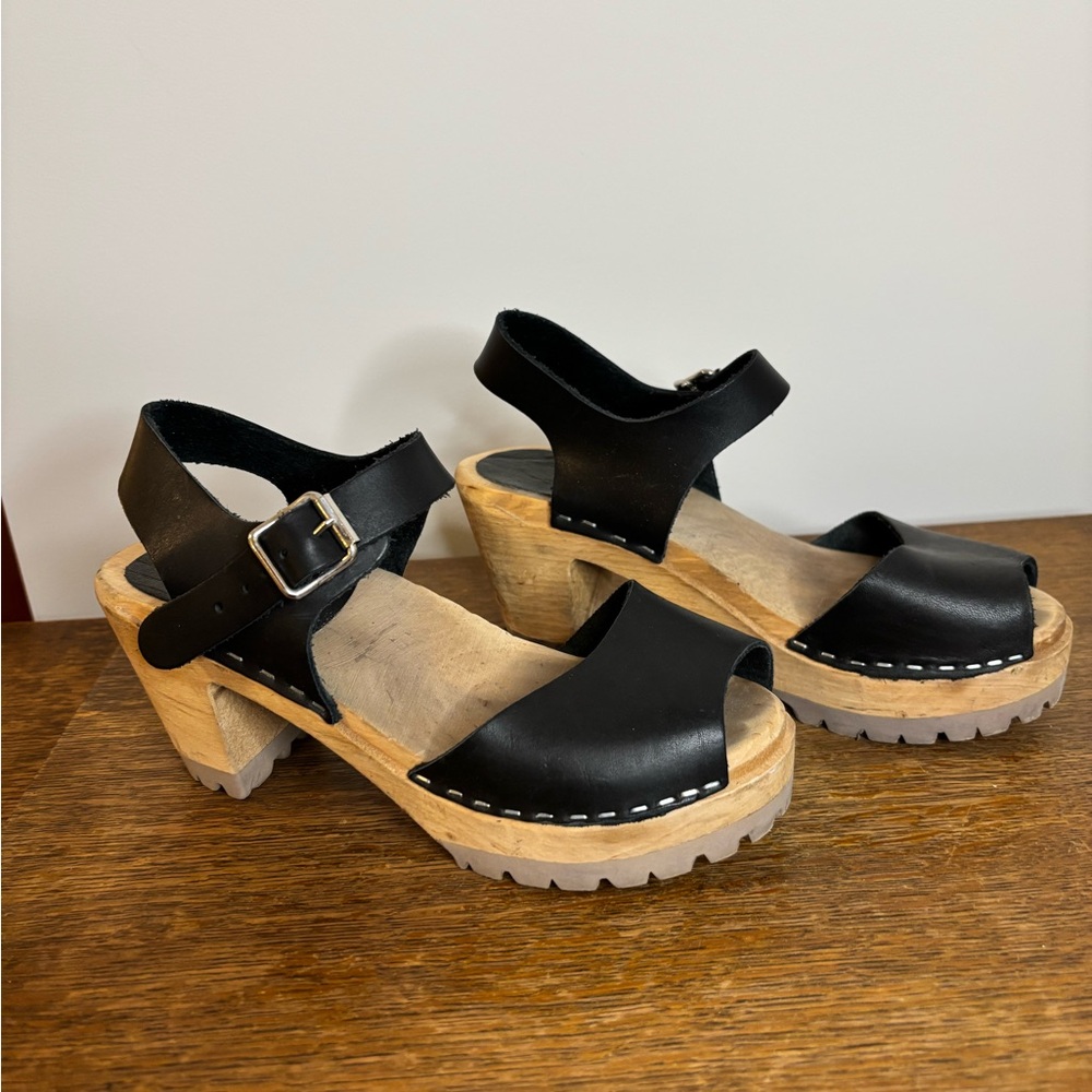 MIA black leather clogs